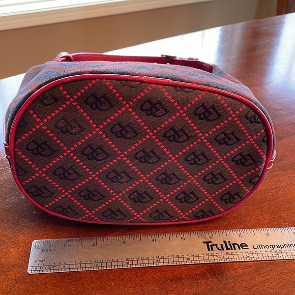 Dooney and Bourke, small hand bag signature fabric - Picture 4 of 11